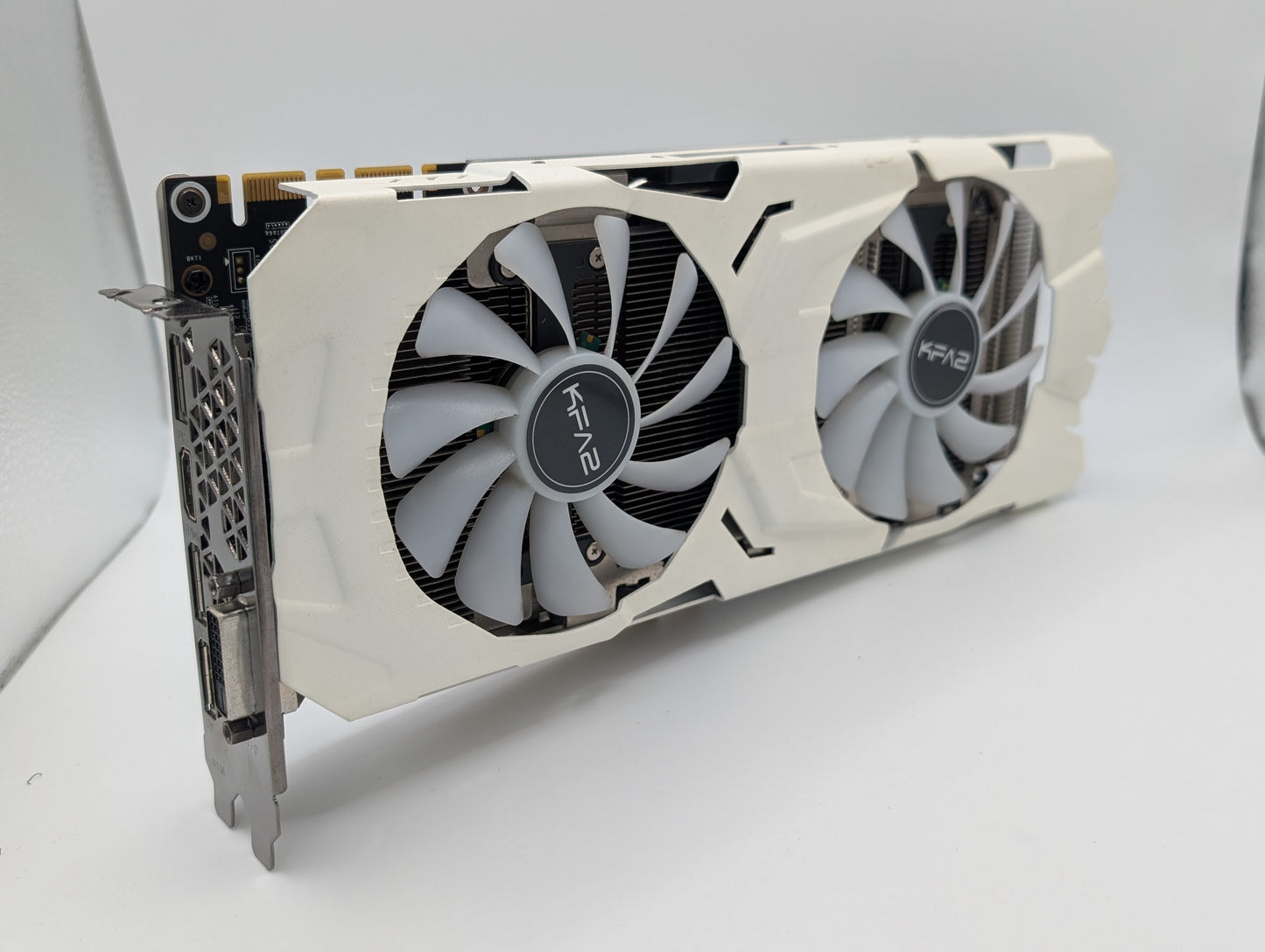 e8817e790b3e416769e0a0c2d6643d23